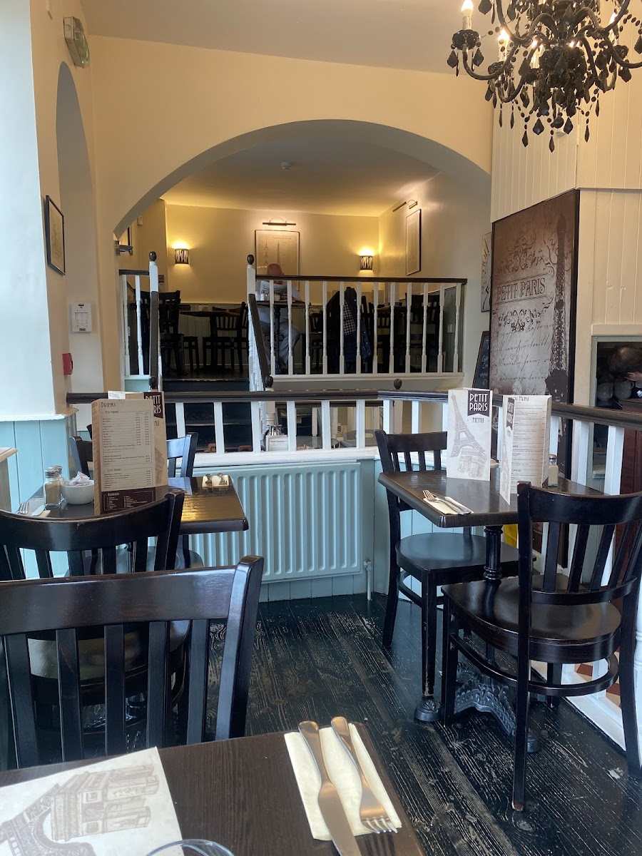 Petit Paris Cafe Photos 2